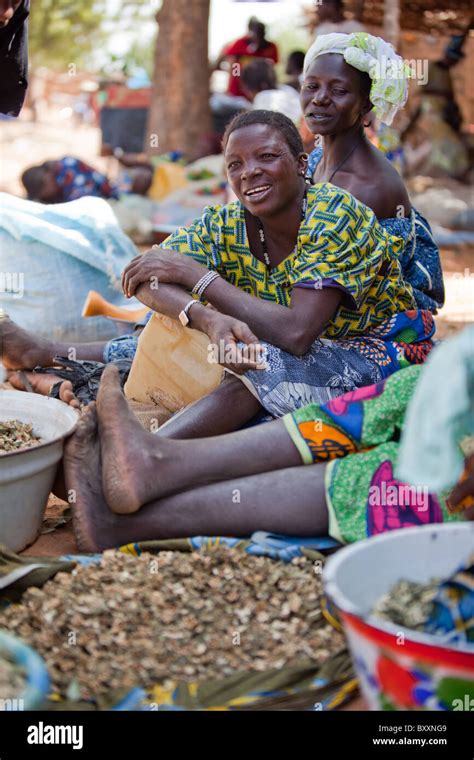Senegalese Women Market Hi Res Stock Photography And Images Alamy