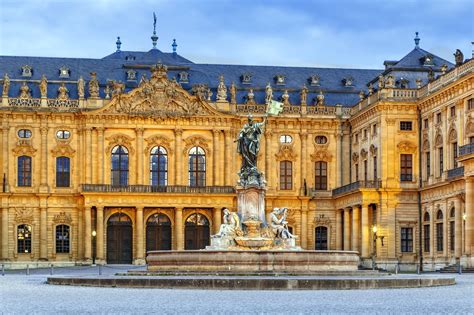 Residence square is 850 metres from the venue, while alte mainbruecke is 400 metres away. Odwiedziny Würzburg Residence