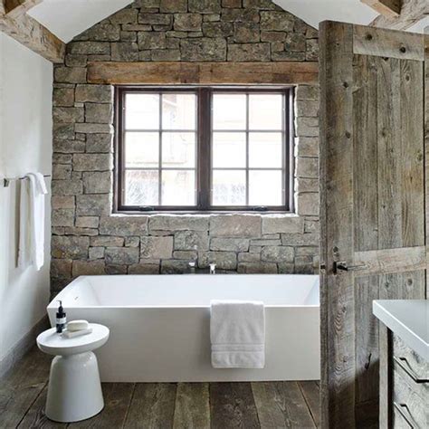 Cucine e bagni in legno e pietra. Stile naturale in bagno