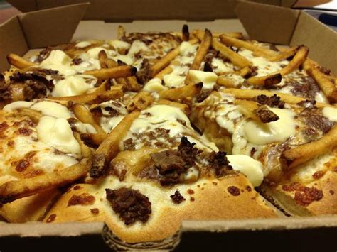 Show more posts from pizzahut. Quick Bite: Pizza Hut's Cheesy Beef Poutine Pizza - So ...