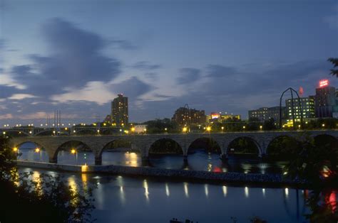 The stone arch bridge is a long bridge over the mississippi. File:Minneapolis-MN-stone-arch-bridge.jpg - Wikipedia