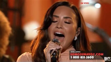 Demi Lovato Performs Powerful Rendition Of Hallelujah