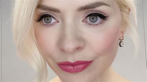 Holly Willoughby Wore Charlotte Tilburys New Foundation And Wow Her Skin Hello