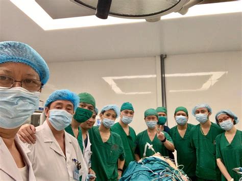 Hiện, cả 2 bác sĩ đã được chuyển bệnh viện bệnh nhiệt đới trung ương cơ sở đông anh cách ly và điều trị. Bệnh viện Phổi Trung ương cứu sống cô gái bị di chứng lao nặng nề: Sự phối hợp của trái tim và ...