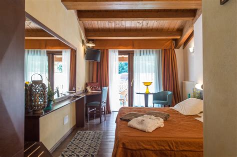 L'hotel terme sant'agnese, con all'interno il complesso termale e il centro benessere, si trova nel centro storico di bagno di romagna, nella balneum romana, sulle sorgenti naturali di acqua calda ipertermale, dalle quali, alla fine del iii secolo a.c. Hotel Terme Bagno di Romagna | Hotel delle Terme Santa Agnese