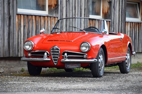 Maybe you would like to learn more about one of these? Alfa Romeo Giulia 1600 Spider (1962) - Oldtimer kaufen ...