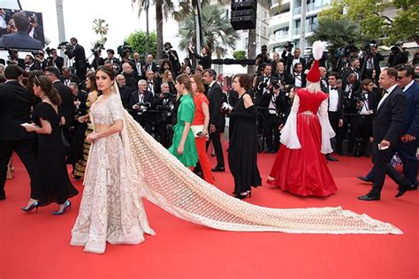 In Pics Sara Ali Khan Makes Cannes Debut In Ivory Lehenga Pragativadi