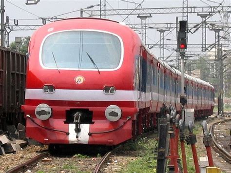 File:India Train.jpg - Wikipedia