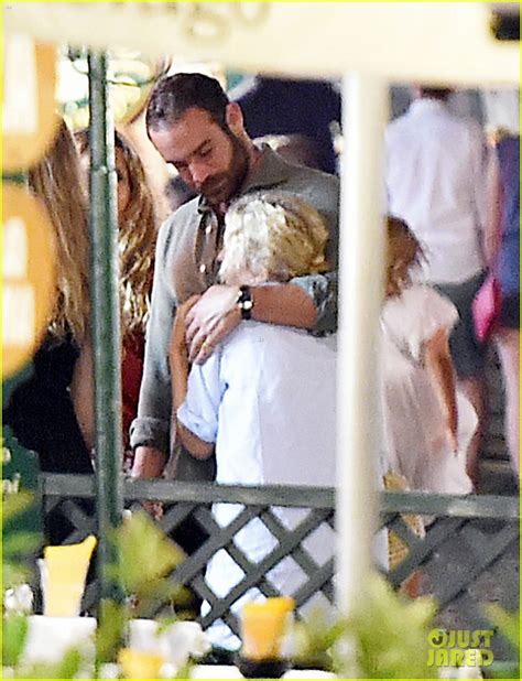 Photo Kylie Minogue Joshua Sasse Flaunt Their Love On Italian Vacation Photo