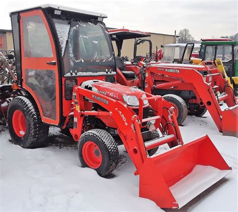 Genuine 2013 Kubota B2320hsd 4wd Tractor La304 Loader B2781b Snow