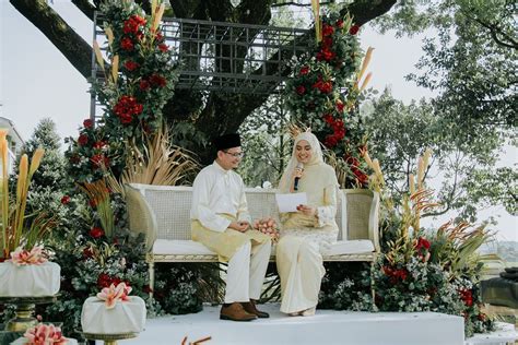 Mereka sentiasa bertikam lidah dan lebih memburukkan keadaan. FOTO Majlis Pernikahan Ala 'Garden' Adik Ipar Ummi ...