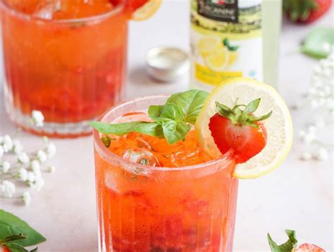 Strawberry Basil Lemonade Mocktail Recipe