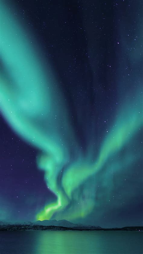 Northern Lights Green Night Dark Galaxy Aurora Solar Hd Phone