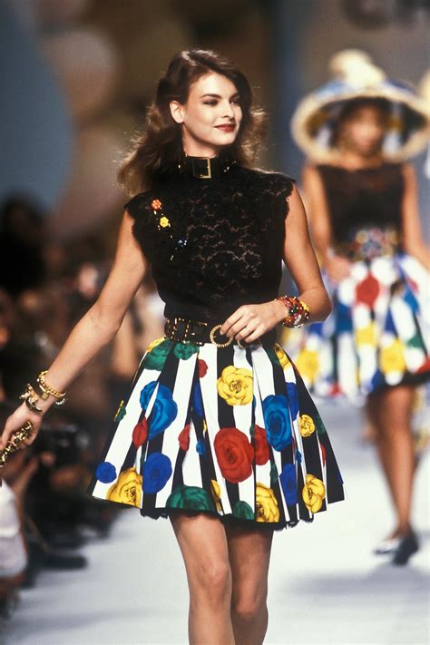 Linda Evangelista Chanel Runway Show Rtw Fw 1988 90s Fashion Runway