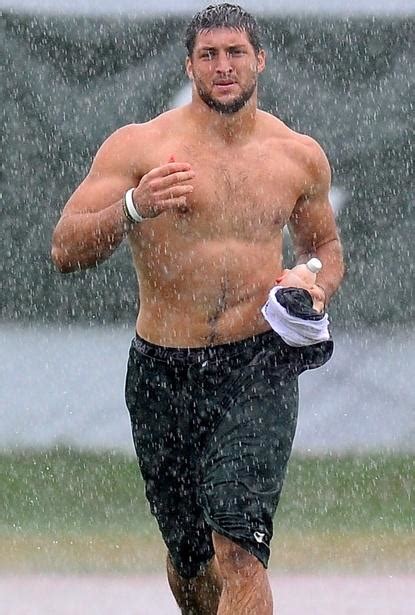 Tebow Surprised By Attention From Shirtless Run In Rain