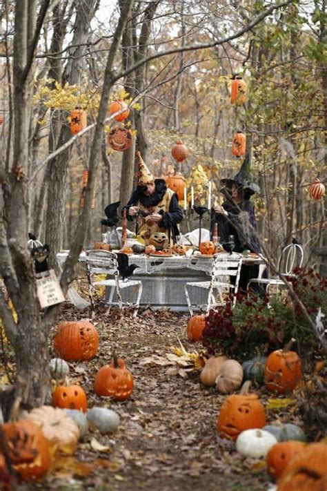 30 Spooktacular Halloween Outdoor Decoration To Terrify People Halloween Decorations Outdoor