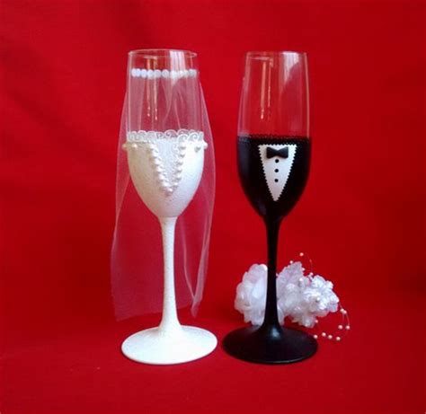 Elegant Wedding Champagne Glasses Decoration Ideas For A Perfect Rustic
