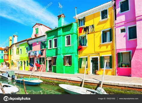 Colorful Houses In Burano Island Near Venice Italy — Stock Photo