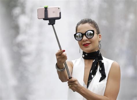 Milan Bans Selfie Sticks Food Trucks And Glass Bottles For Summer