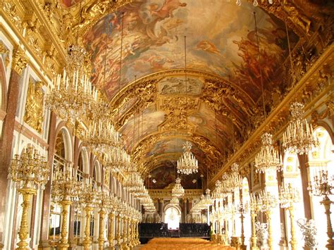 Top 15 Famous Palaces In The World