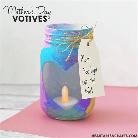 Select a few photos of mom and her children. 15 Awesome DIY Mother's Day Gift Ideas That Are Easy To Make