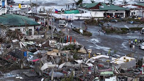 Official: Over 10,000 feared dead in Typhoon Haiyan