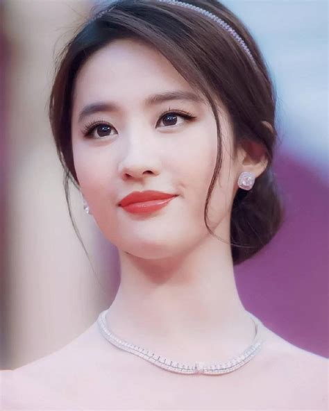 Ggfes On Instagram “刘亦菲” Beauty Women Star Beauty Beautiful Asian
