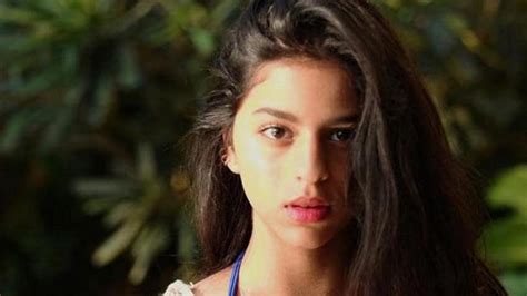 Suhana Khans All Grown Up Her Selfie With Heavy Makeup Is Startling