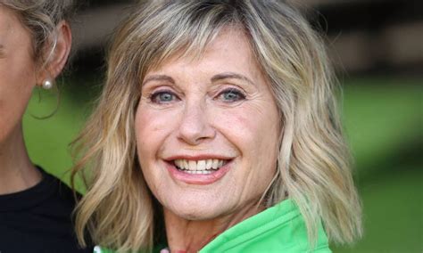 Olivia Newton John Biography Height And Life Story Super Stars Bio