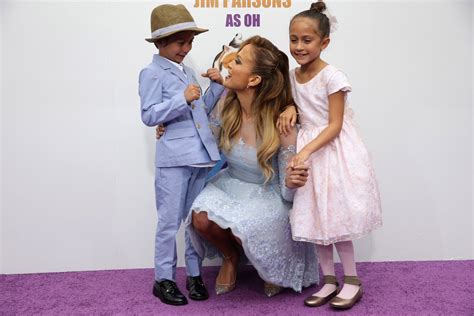 Jennifer Lopez And Daughter Emmes Cutest Twinning Photos