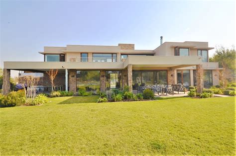 Apartamento de 72 m2 para estrenar, cuenta con pisos en cerámica, salón comedor, balcón, terraza de 80 m2, 2 alcobas, alcoba. Casa en Venta, Chicureo Oriente - Cecilia Gimeno
