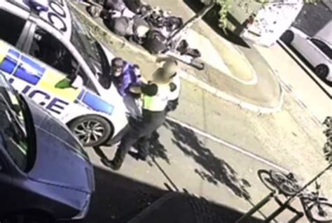 Shocking Moment Cop ‘ferociously Punches Cyclist After Colleague Pepper Sprays Him The Source