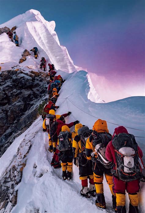 エベレストの頂上で登山者が大渋滞── 「死のゾーン」の実態【後編】 Gq Japan
