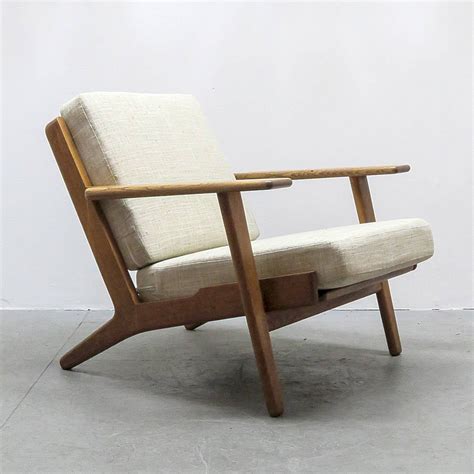 Whether at home or in the office, no one should have to sacrifice comfortable durability for creative design! Hans J. Wegner GE 290 Lounge Chair at 1stdibs