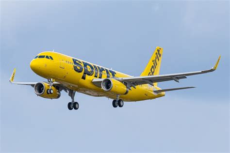 Spirit Airlines Flight Attendant Films And Shames Desperate Woman Being Forced To Urinate On