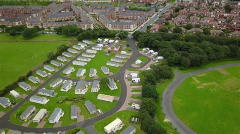 Uns verrät, dass wir auf unserer rundreise nun die grenze zwischen england und schottland überqueren. Toller ⛺️ in England vor der Grenze zu Schottland ...