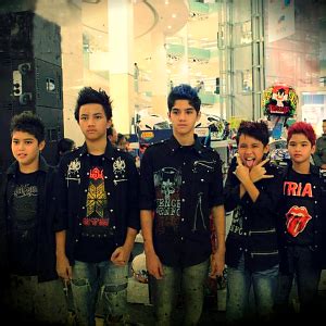 We would like to show you a description here but the site won't allow us. Lucky Laki: Berita, Foto, Video, Lirik Lagu, Profil & Bio | Halaman Utama Lucky Laki - WowKeren.com
