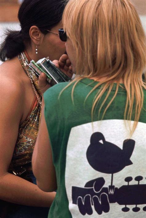 Stunning Photos Depicting The Rebellious Fashion At Woodstock 1969 Rare Historical Photos