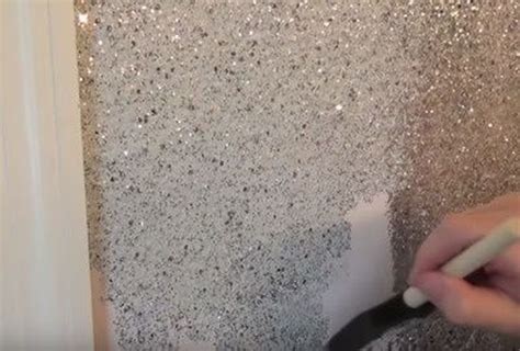 35 Lovely Glitter Wall Paint Ideas For Beautiful Bedroom Glitter