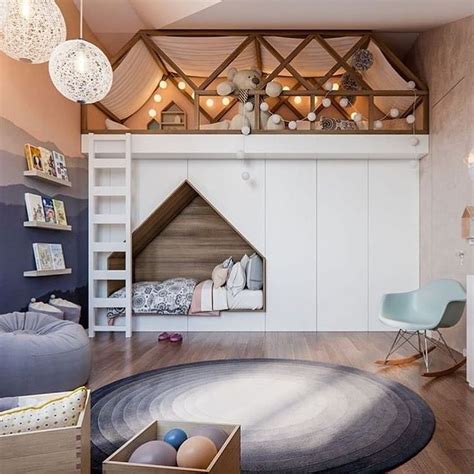 The hardwood flooring looks classy as well. 44 Cool and Insanely Fun Kids Loft Beds in 2020 | Cool ...