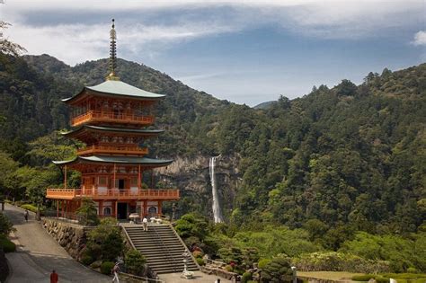 Pagoda Of Seiganto Ji And Nachi No Taki Waterfall Japan Japan Travel