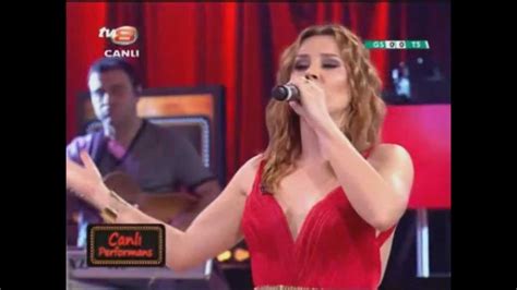 Arar, hazır ameliyat masasına yatmışken yüzünde küçük birkaç operasyon daha yaptırdı. Funda Arar - Arap Saçı ( Kubat İnce İnce Programı - TV8 ...