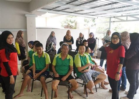 Phs community care foundation is a 501 (c)(3) organization dedicated to providing underserved children and families with free, safe and effective head lice treatment. Program Lawatan & Sumbangan Ke Pusat Jagaan Kanak-Kanak ...
