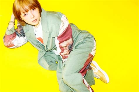 Aiko、新曲「食べた愛」mv公開 過去のmvやライブで使用された衣装も登場 Real Sound｜リアルサウンド