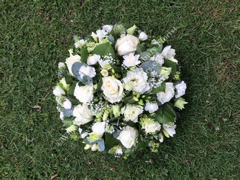 Funeral Wreath From Aylesbury On Line Florist Order Online Next Day