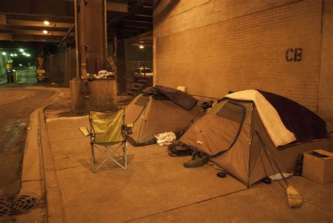 homeless chicago couple chooses streets over shelters medill reports chicago