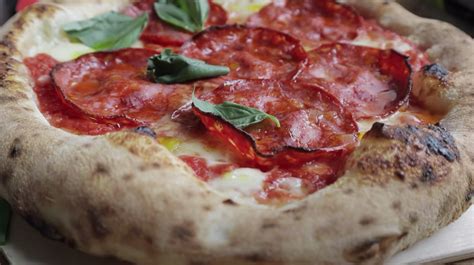 Pizza romaine VS napolitaine quelles différences