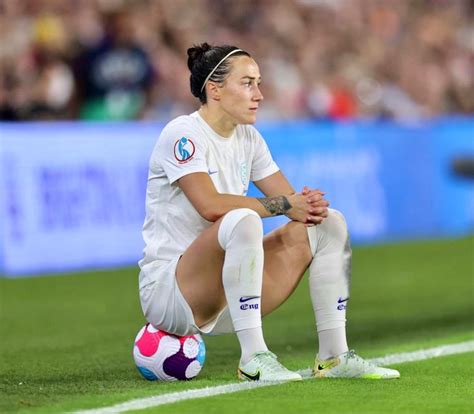 Pin On Lucy Bronze Keira Walsh