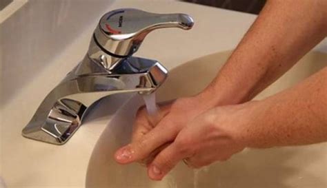 Cara cuci tangan 6 langkah pakai sabun yang baik dan benar 1. Jangan Anggap Remeh ini, Ternyata Banyak Orang yang Masih Salah Mencuci Tangan