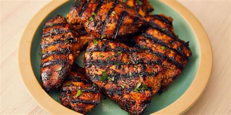 Find healthy, delicious bbq and grilled chicken recipes, from the food and nutrition experts at cook chicken tenders quickly on the grill and top with pesto made with cilantro and sesame seeds for a. Best Grilled Chicken Breast Recipe - How to Grill Juicy ...